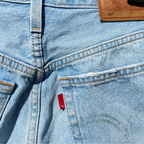 Levi’s 501 high rise button fly jeans denim shorts 24 light premium cutoff - Picture 5 of 10